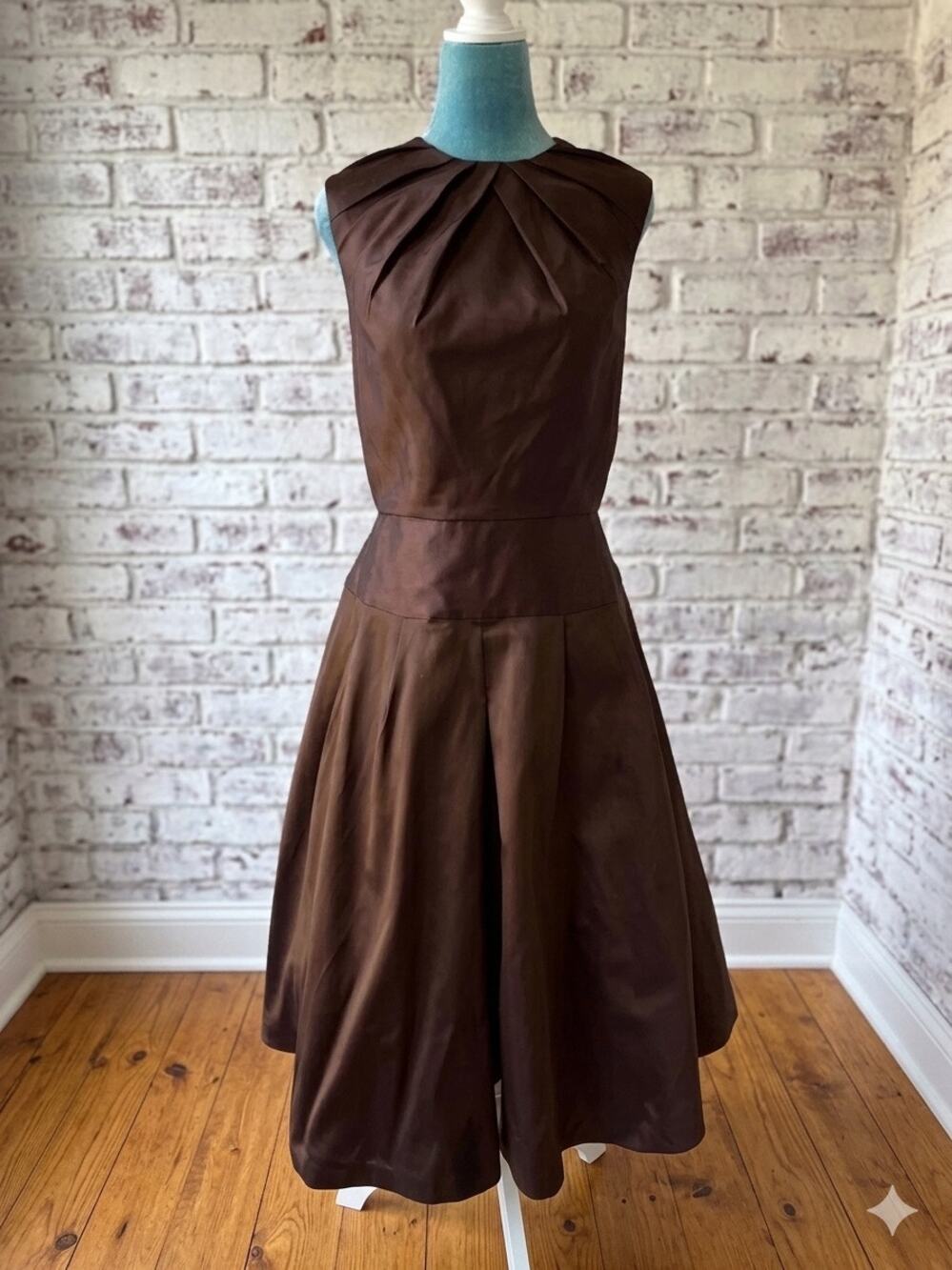 MONIQUE LHUILLIER Open Back Satin Dress Est 12 EUC Brown Old Money black tie